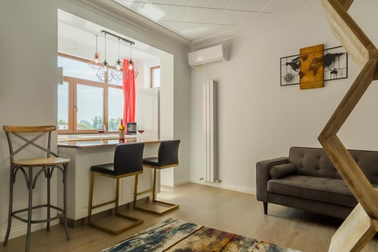 Inova Central Apartment Бухарест Экстерьер фото