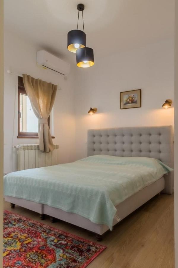 Inova Central Apartment Бухарест Экстерьер фото