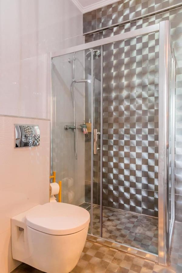 Inova Central Apartment Бухарест Экстерьер фото